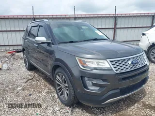 2017 Ford Explorer Platinum z VIN 1FM5K8HT5HGD23424, wystawiony jako IAAI lot #42425942 z przebiegiem 108 975 mil mil oraz . Historia ofert i sprzedaży dostępna na DreamBid. Obrazek 1.