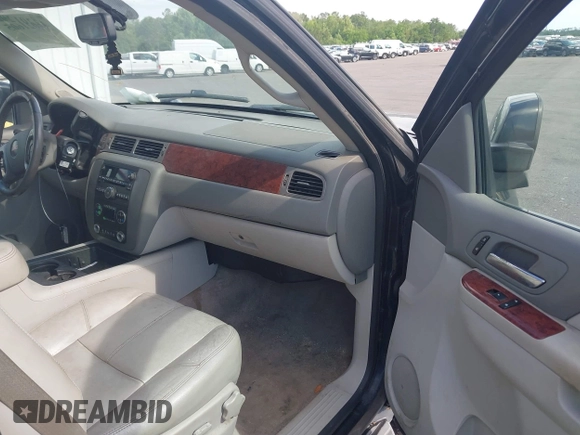 2012 GMC Yukon XL SLT z VIN 1GKS2KE71CR161613, wystawiony jako IAAI lot #42201295 z przebiegiem 236 272 mil mil oraz . Historia ofert i sprzedaży dostępna na DreamBid. Obrazek 5.