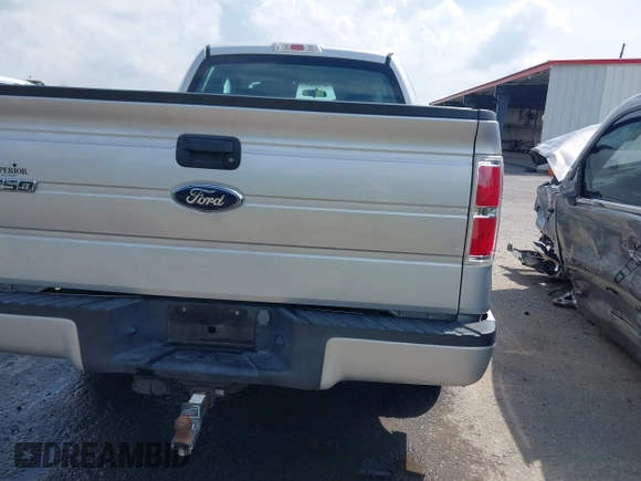 2009 Ford F-150 STX z VIN 1FTRX12W59KB81818, wystawiony jako IAAI lot #42073182 z przebiegiem 76 968 mil mil oraz . Historia ofert i sprzedaży dostępna na DreamBid. Obrazek 16.