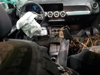 2022 Mercedes-Benz EQB 350 z VIN W1N9M1DB0NN006025, wystawiony jako Copart lot #86751794 z przebiegiem 5 513 mil mil oraz Szkoda całkowita • Salvage title. Historia ofert i sprzedaży dostępna na DreamBid. Obrazek 8.
