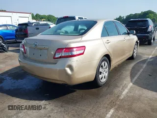 2010 Toyota Camry z VIN 4T1BF3EK2AU097534, wystawiony jako IAAI lot #42244746 z przebiegiem 145 736 mil mil oraz . Historia ofert i sprzedaży dostępna na DreamBid. Obrazek 4.
