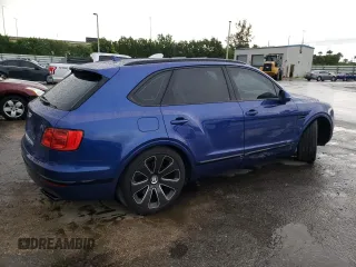 2020 Bentley Bentayga V8 z VIN SJAAM2ZV4LC029380, wystawiony jako Copart lot #61638873 z przebiegiem 7979 mil mil oraz . Historia ofert i sprzedaży dostępna na DreamBid. Obrazek 3.
