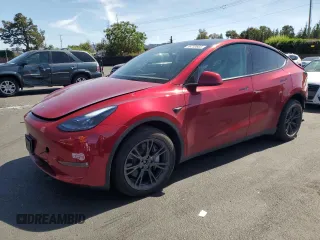 2024 Tesla Model Y Long Range z VIN 7SAYGDEE4RF156411, wystawiony jako Copart lot #56753665 z przebiegiem 11 706 mil mil oraz Szkoda całkowita • Salvage title. Historia ofert i sprzedaży dostępna na DreamBid. Obrazek 1.