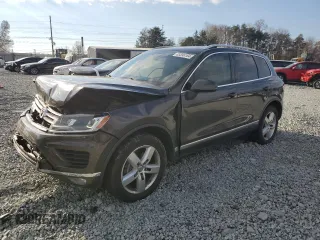 2016 Volkswagen Touareg Sport z VIN WVGEP9BP6GD007033, wystawiony jako Copart lot #83396184 z przebiegiem 137 262 mil mil oraz Szkoda całkowita • Salvage title. Historia ofert i sprzedaży dostępna na DreamBid. Obrazek 1.