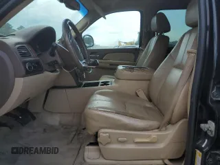 2008 GMC Yukon XL SLT 4SB z VIN 1GKFC16J18R268039, wystawiony jako Copart lot #58299225 z przebiegiem 248 509 mil mil oraz Tytuł czysty. Historia ofert i sprzedaży dostępna na DreamBid. Obrazek 7.