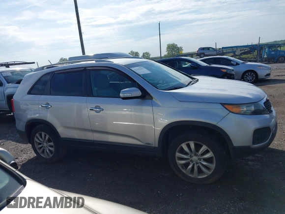 2011 Kia Sorento LX with VIN 5XYKTDA24BG079158, listed as a IAAI auction lot 42142191 with 191,687 mi miles. Bid and sale history available at carsss.com. Image 13.