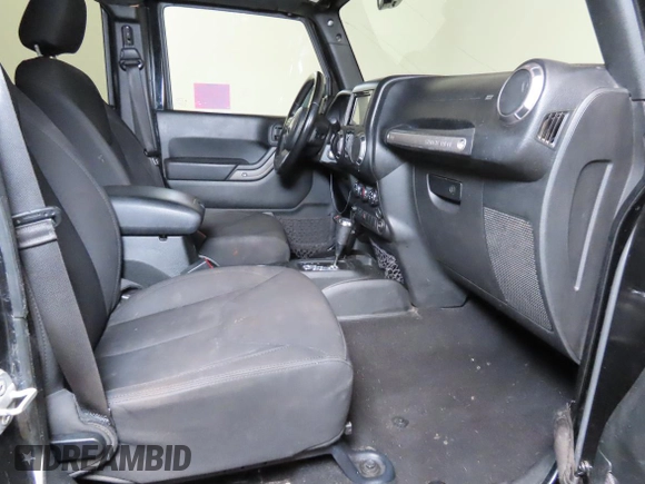 2018 Jeep Wrangler Unlimited Sport S with VIN 1C4HJWDG8JL927497, listed as a Copart auction lot 62701315 with 91,992 mi miles and Salvage title. Bid and sale history available at DreamBid. Image 5.