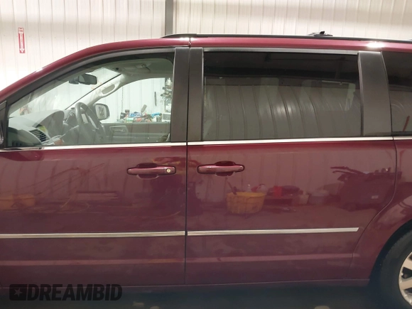 2009 Chrysler Town & Country Touring with VIN 2A8HR54129R622684, listed as a IAAI auction lot 41708019 with 129,862 mi miles and . Bid and sale history available at DreamBid. Image 15.