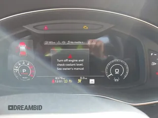 2024 Audi RS Q8 z VIN WU1ARBF15RD005841, wystawiony jako IAAI lot #42187837 z przebiegiem 8 379 mil mil oraz . Historia ofert i sprzedaży dostępna na DreamBid. Obrazek 7.