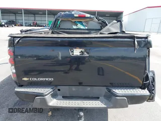 2006 Chevrolet Colorado LS z VIN 1GCCS148268275649, wystawiony jako IAAI lot #42142961 z przebiegiem 191 583 mil mil oraz . Historia ofert i sprzedaży dostępna na DreamBid. Obrazek 8.