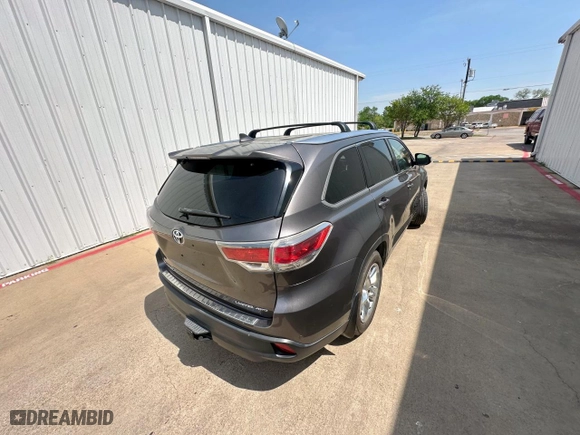 2015 Toyota Highlander Limited with VIN 5TDDKRFH3FS112004, listed as a Copart auction lot 53403155 with 179,746 mi miles and Clean Title. Bid and sale history available at carsss.com. Image 4.