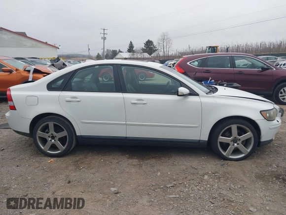 2006 Volvo S40 2.4L with VIN YV1MS390362201768, listed as a IAAI auction lot 41784027 with 224,794 mi miles. Bid and sale history available at carsss.com. Image 13.