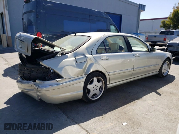 2000 Mercedes-Benz S-Class with VIN WDBNG75J1YA123323, listed as a Copart auction lot 58573634 with 202,708 mi miles and Salvage Title. Bid and sale history available at carsss.com. Image 3.