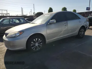 2006 Toyota Camry STD z VIN 4T1BE32K86U124315, wystawiony jako Copart lot #57870295 z przebiegiem 247 712 mil mil oraz Szkoda całkowita • Salvage title. Historia ofert i sprzedaży dostępna na DreamBid. Obrazek 1.