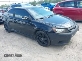 2011 Scion tC z VIN JTKJF5C74B3022537, wystawiony jako IAAI lot #42107582 z przebiegiem 184 847 mil mil oraz . Historia ofert i sprzedaży dostępna na DreamBid. Obrazek 1.