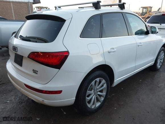 2014 Audi Q5 Premium Plus with VIN WA1LFAFP2EA076756, listed as a IAAI auction lot 41429593 with 134,592 mi miles. Bid and sale history available at carsss.com. Image 4.