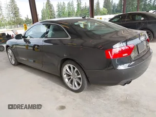 2013 Audi A5 Premium Plus z VIN WAULFAFR1DA004529, wystawiony jako IAAI lot #42345041 z przebiegiem 96 393 mil mil oraz . Historia ofert i sprzedaży dostępna na DreamBid. Obrazek 3.