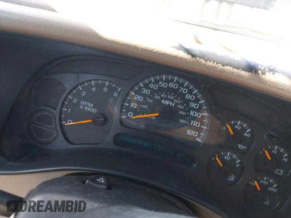 2005 Chevrolet Suburban LS z VIN 3GNEC16Z25G158598, wystawiony jako IAAI lot #41266791 z przebiegiem 237 191 mil mil oraz . Historia ofert i sprzedaży dostępna na DreamBid. Obrazek 7.