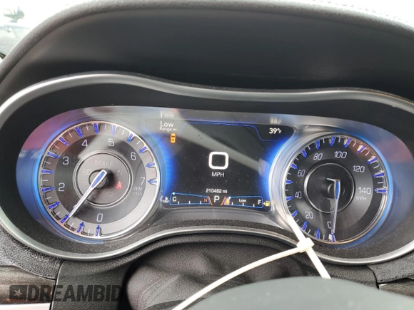 2015 Chrysler 300 Limited with VIN 2C3CCARG3FH736658, listed as a Copart auction lot 51308485 with 210,482 mi miles and Clean Title. Bid and sale history available at carsss.com. Image 9.