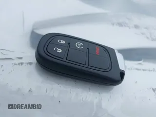 2014 Jeep Cherokee Limited с VIN 1C4PJMDB3EW158982, выставлен на аукционе IAAI как лот 42573775 с пробегом Не указан миль и . История ставок и продаж доступна на DreamBid. Изображение 11.