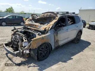 2023 Kia Telluride SX Prestige X-Line z VIN 5XYP5DGC8PG404532, wystawiony jako Copart lot #53205865 z przebiegiem Nie podano mil oraz Nie do naprawy • Non repairable. Historia ofert i sprzedaży dostępna na DreamBid. Obrazek 1.