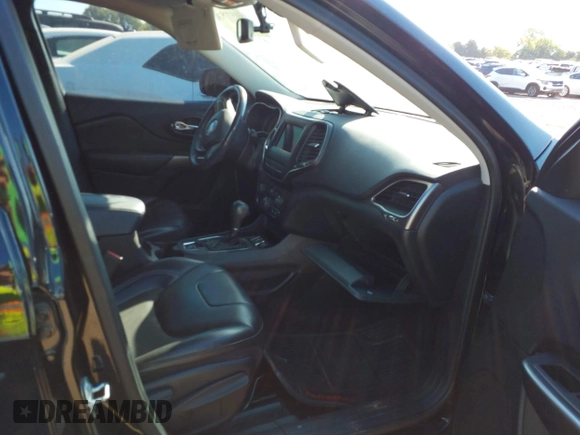 2019 Jeep Cherokee Latitude Plus with VIN 1C4PJLLB3KD223431, listed as a IAAI auction lot 40377530 with 123,575 mi miles. Bid and sale history available at carsss.com. Image 5.