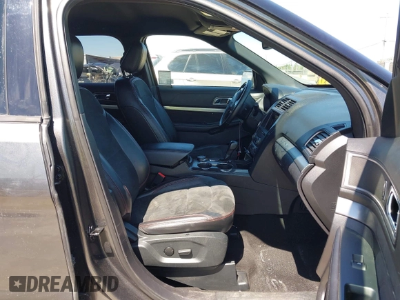 2019 Ford Explorer XLT с VIN 1FM5K8D89KGA52506, выставлен на аукционе IAAI как лот 42509598 с пробегом 143 292 миль миль и . История ставок и продаж доступна на DreamBid. Изображение 5.