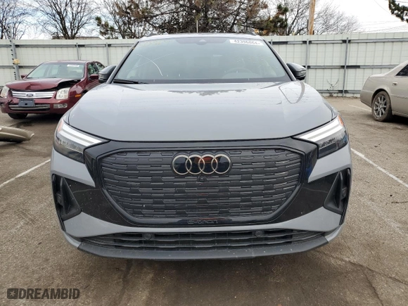 2023 Audi Q4 e-tron Premium Plus with VIN WA1L2BFZ6PP035601, listed as a Copart auction lot 42396864 with 4,260 mi miles. Bid and sale history available at carsss.com. Image 5.