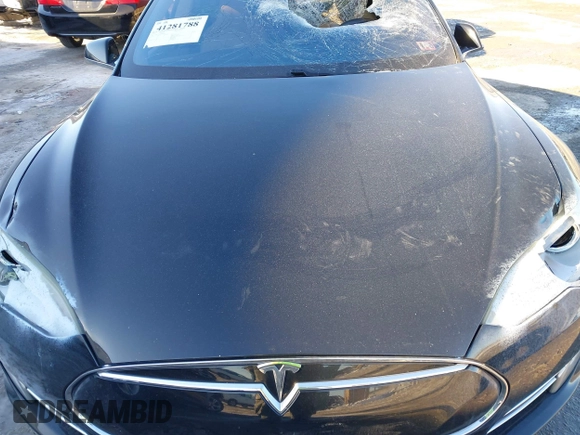 2013 Tesla Model S with VIN 5YJSA1CNODFP07903, listed as a IAAI auction lot 41281788 with Not Provided miles. Bid and sale history available at carsss.com. Image 10.
