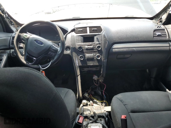 2017 Ford Police Interceptor Utility с VIN 1FM5K8AT2HGD93067, выставлен на аукционе Copart как лот 58985415 с пробегом 176 979 миль миль и Списание • Salvage title. История ставок и продаж доступна на DreamBid. Изображение 8.