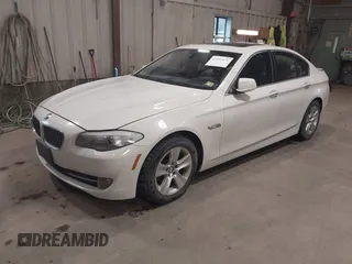 2013 BMW 5 Series 528i xDrive with VIN WBAXH5C58DDW13362, listed as a IAAI auction lot 41997171 with 87,147 mi miles. Bid and sale history available at carsss.com. Image 2.