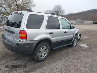 2005 Ford Escape XLT с VIN 1FMYU93125KD27166, выставлен на аукционе IAAI как лот 41892715 с пробегом 59 067 миль миль и . История ставок и продаж доступна на DreamBid. Изображение 4.