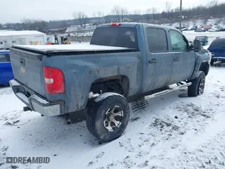 2007 Chevrolet Silverado 1500 LT w/1LT with VIN 2GCEK13M171527788, listed as a IAAI auction lot 41348280 with 136,305 mi miles. Bid and sale history available at carsss.com. Image 4.