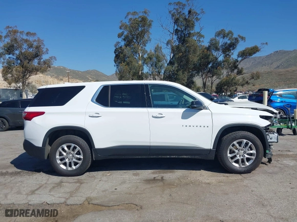2021 Chevrolet Traverse LS with VIN 1GNERFKW5MJ261535, listed as a IAAI auction lot 41595403 with 60,967 mi miles. Bid and sale history available at carsss.com. Image 14.
