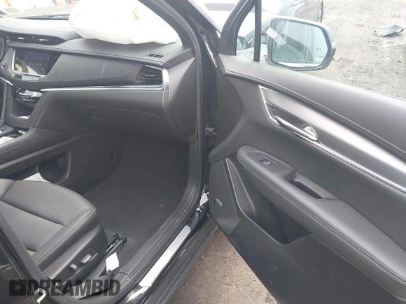 2024 Cadillac XT6 AWD Luxury z VIN 1GYKPBR49RZ723838, wystawiony jako IAAI lot #42346554 z przebiegiem 27 525 mil mil oraz . Historia ofert i sprzedaży dostępna na DreamBid. Obrazek 5.
