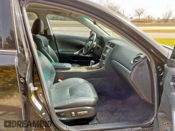 2011 Lexus IS 250 z VIN JTHBF5C22B2100995, wystawiony jako Copart lot #57727715 z przebiegiem 185 877 mil mil oraz Czysty tytuł • Clean title. Historia ofert i sprzedaży dostępna na DreamBid. Obrazek 5.