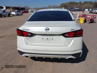 2019 Nissan Altima 2.5 SV with VIN 1N4BL4DV0KC116402, listed as a IAAI auction lot 41772384 with 80,240 mi miles. Bid and sale history available at carsss.com. Image 16.