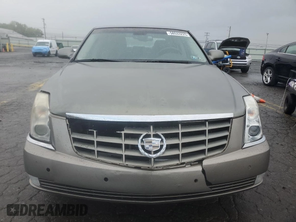 2010 Cadillac DTS 1SD z VIN 1G6KH5EY6AU126664, wystawiony jako Copart lot #58533225 z przebiegiem Nie podano mil oraz Szkoda całkowita • Salvage title. Historia ofert i sprzedaży dostępna na DreamBid. Obrazek 5.