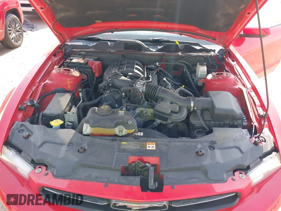 2011 Ford Mustang V6 with VIN 1ZVBP8AM8B5140806, listed as a IAAI auction lot 42039210 with 47,883 mi miles and . Bid and sale history available at DreamBid. Image 10.