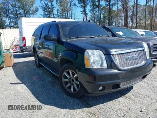 2013 GMC Yukon XL Denali with VIN 1GKS2MEF0DR274604, listed as a IAAI auction lot 41821645 with 243,377 mi miles. Bid and sale history available at carsss.com. Image 1.