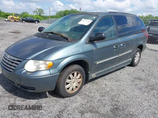 2007 Chrysler Town & Country Touring with VIN 2A4GP54L67R133643, listed as a IAAI auction lot 42275755 with 84,881 mi miles and . Bid and sale history available at DreamBid. Image 2.