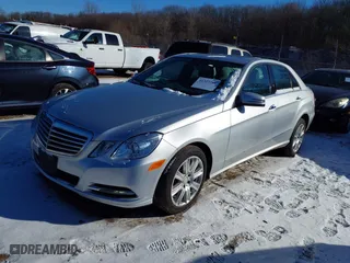 2013 Mercedes-Benz E-Class E 350 Luxury with VIN WDDHF8JB0DA768616, listed as a IAAI auction lot 41327288 with 142,125 mi miles. Bid and sale history available at carsss.com. Image 17.