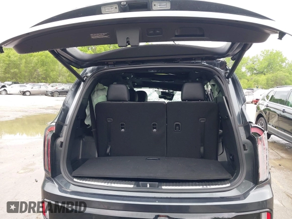 2024 Kia Telluride SX Prestige X-Line z VIN 5XYP5DGC9RG530255, wystawiony jako IAAI lot #42126741 z przebiegiem 8 595 mil mil oraz . Historia ofert i sprzedaży dostępna na DreamBid. Obrazek 13.