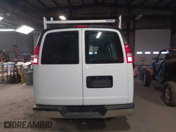 2022 GMC Savana Cargo Van with VIN 1GTW7AF77N1222004, listed as a IAAI auction lot 40864118 with 66,592 mi miles. Bid and sale history available at carsss.com. Image 17.