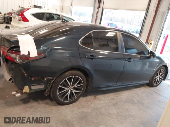 2021 Toyota Camry SE Nightshade with VIN 4T1G11AK8MU477688, listed as a IAAI auction lot 41289412 with 63,746 mi miles. Bid and sale history available at carsss.com. Image 13.