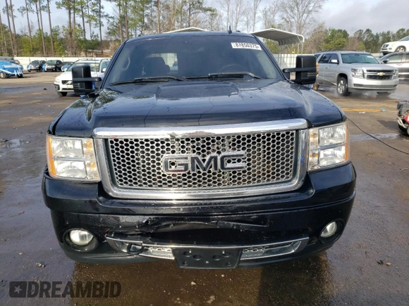 2007 GMC Sierra Denali z VIN 2GTEK638871647619, wystawiony jako Copart lot #87850375 z przebiegiem 158 019 mil mil oraz Szkody całkowita. Historia ofert i sprzedaży dostępna na DreamBid. Obrazek 5.