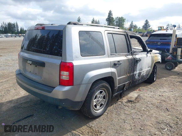 2017 Jeep Patriot Sport z VIN 1C4NJPBB8HD202955, wystawiony jako IAAI lot #42268714 z przebiegiem Nie podano mil oraz . Historia ofert i sprzedaży dostępna na DreamBid. Obrazek 4.