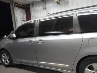 2018 Toyota Sienna LE Auto Access Seat with VIN 5TDKZ3DC3JS913564, listed as a IAAI auction lot 41657326 with 107,166 mi miles and . Bid and sale history available at DreamBid. Image 14.