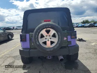 2008 Jeep Wrangler Unlimited Sahara z VIN 1J8GA59168L574982, wystawiony jako Copart lot #57603355 z przebiegiem 117 523 mil mil oraz Czysty tytuł • Clean title. Historia ofert i sprzedaży dostępna na DreamBid. Obrazek 6.