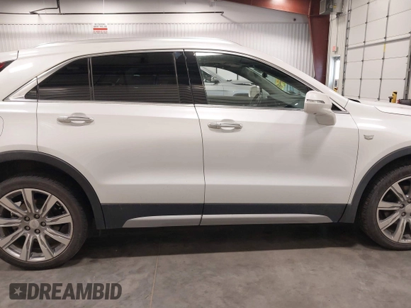 2020 Cadillac XT4 AWD Premium Luxury with VIN 1GYFZDR47LF073892, listed as a IAAI auction lot 42173334 with 40,289 mi miles. Bid and sale history available at carsss.com. Image 13.